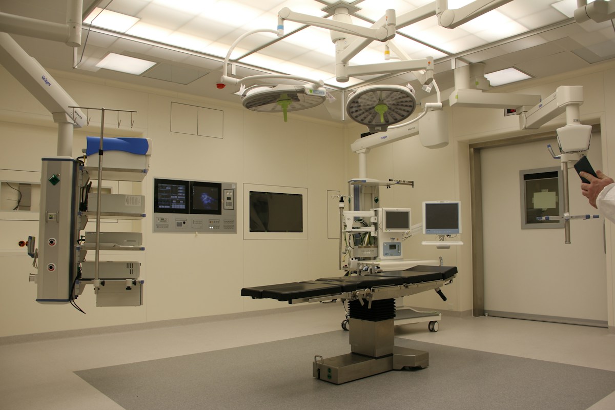 Cardiovascular non-contrast thoracic CT scanner suite